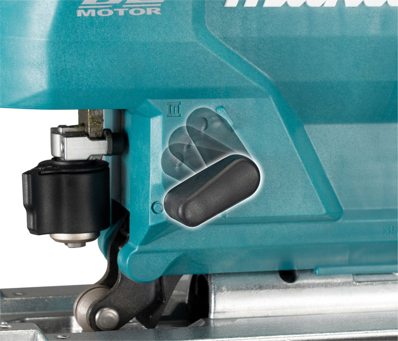 Akku-Pendelhubstichsäge LXT® – 18V • 0 - 3 000 min⁻¹ • 135 mm