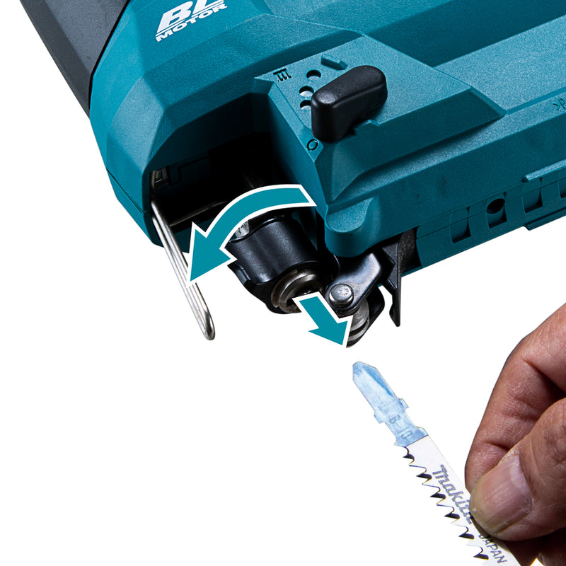 Akku-Pendelhubstichsäge LXT® – 18V • 0 - 3 000 min⁻¹ • 135 mm