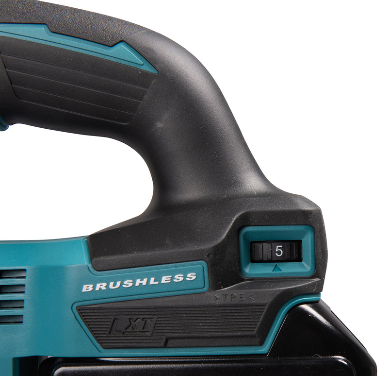 Akku-Pendelhubstichsäge LXT® – 18V • 0 - 3 000 min⁻¹ • 135 mm