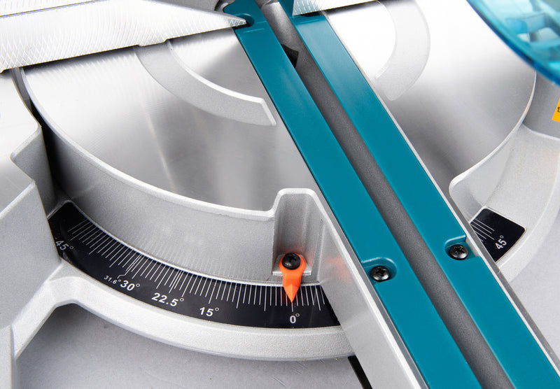 Kapp- und Gehrungssäge – 216/30